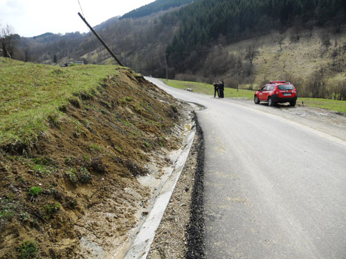 Foto: Alunecare de teren Vadu Izei